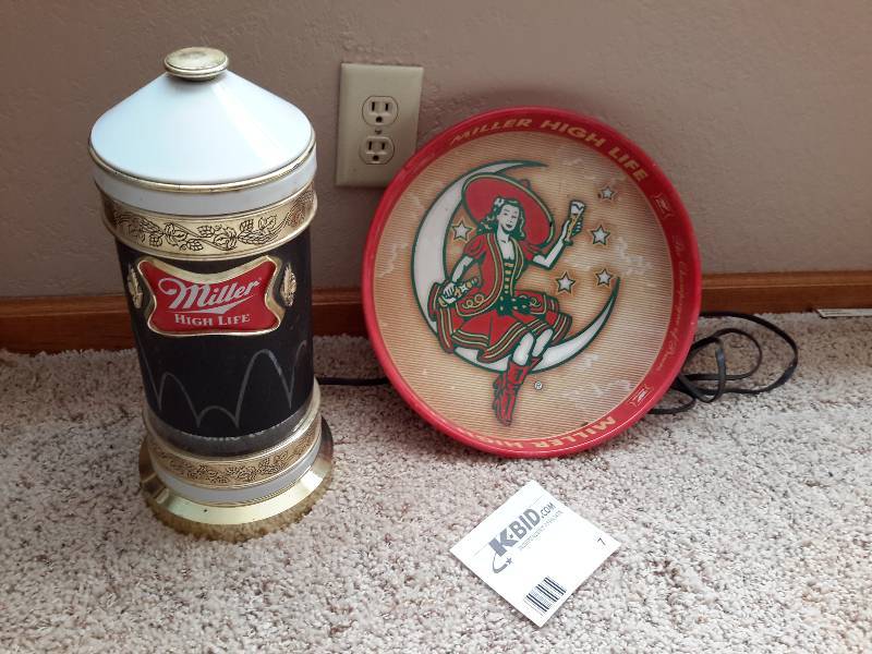 lot 7 image: Miller High Life Light Up Beer Stein and Decrotive Plate
