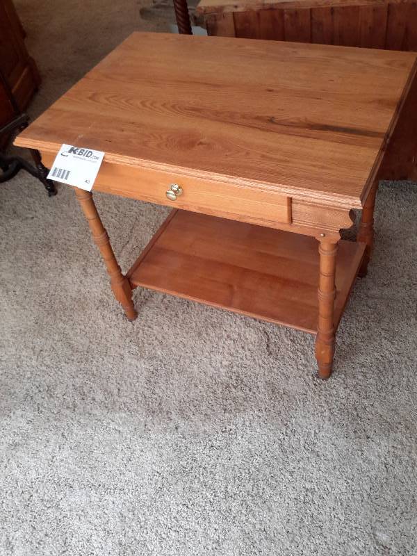 lot 40 image: Wooden End Table with Drawer
