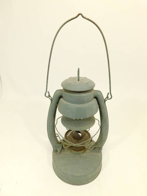 lot 29 image: Antique Kerosene Lantern