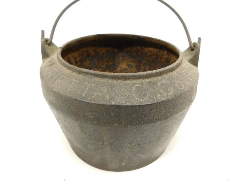 lot 31 image: Marietta Foundries Cast Iron Cookware