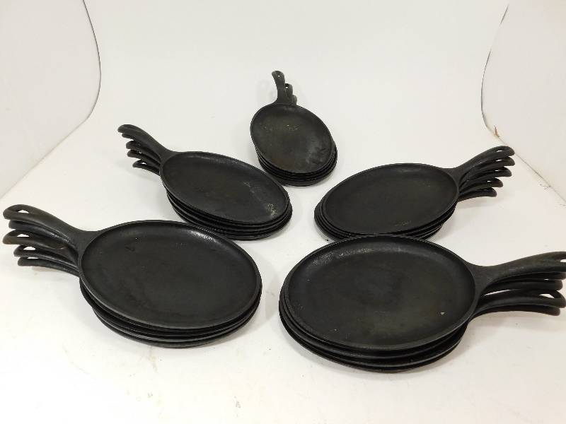 lot 65 image: Cast Iron Sizzle Server--Lodge Oval griddle--Made In USA