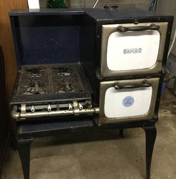 lot 10 image: Antique SANICO All-Porcelain Enamel Gas Stove & Oven