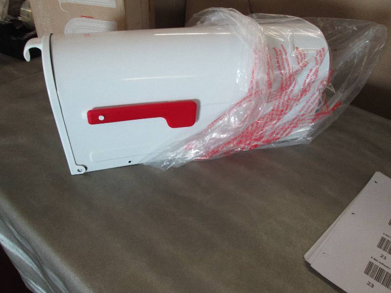 lot 24 image: Architectural Mailboxes MB1 White P...