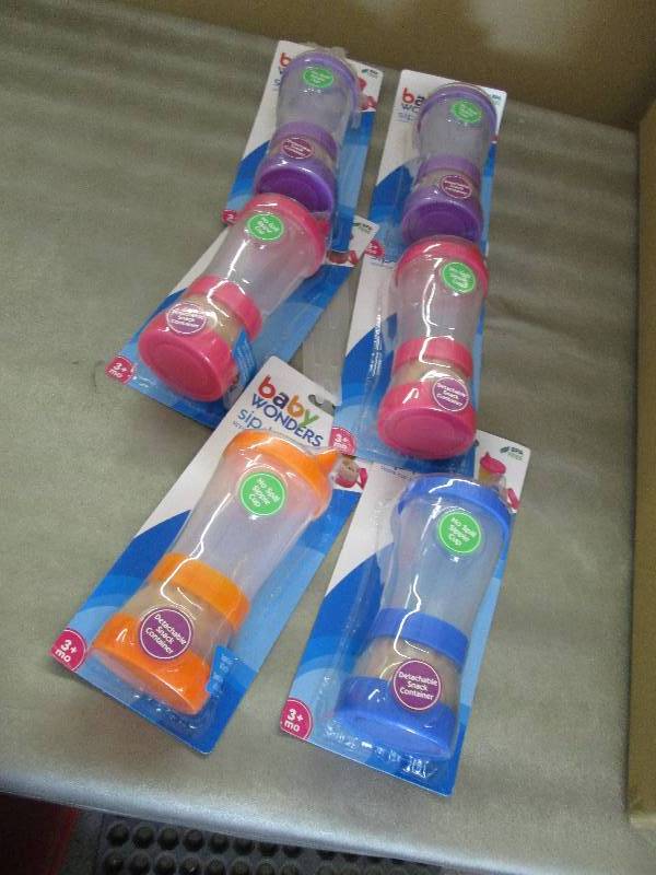 lot 116 image: Lot of 6 Baby Wonders Sip & Snack C...