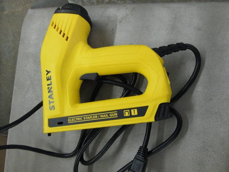 lot 178 image: Stanley 2-in-1 Electric Stapler and...