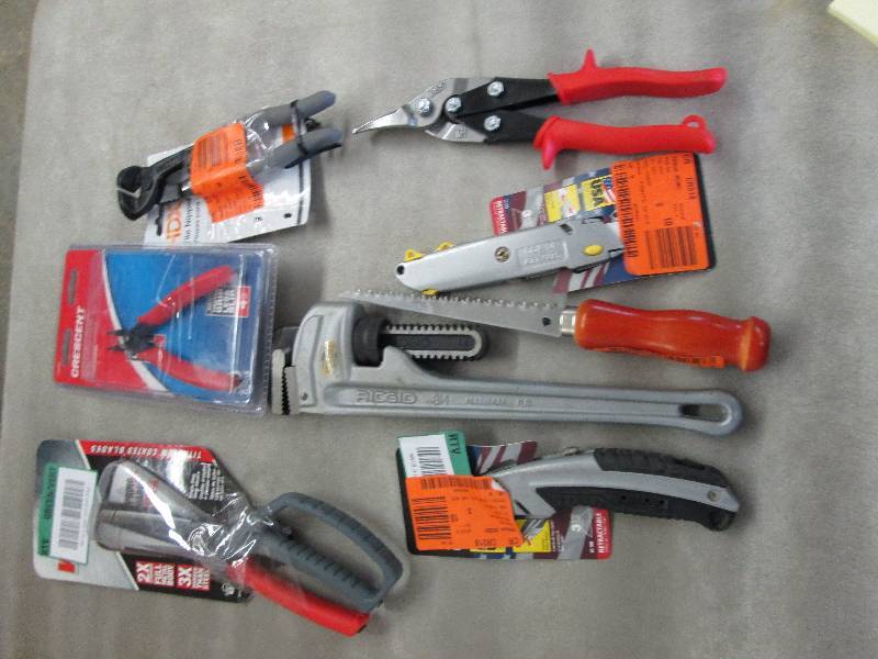 lot 193 image: Lot of 8 Assorted Tools...