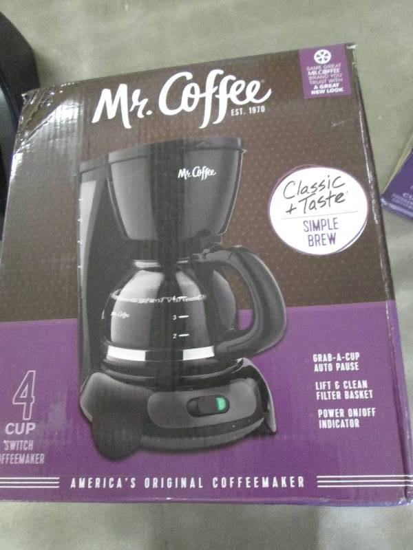 lot 281 image: Mr. Coffee 4-Cup Programmable Coffe...