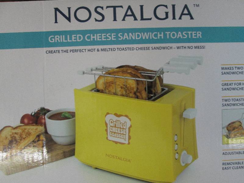 lot 296 image: Nostalgia  Toaster open box, tested...