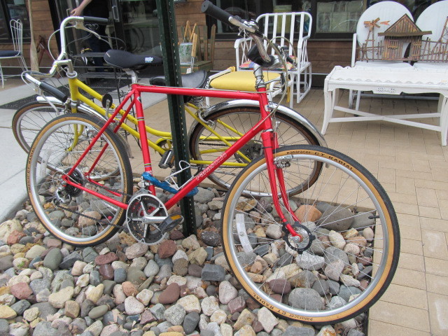 lot 2 image: Vintage Red PANASONIC Bicycle