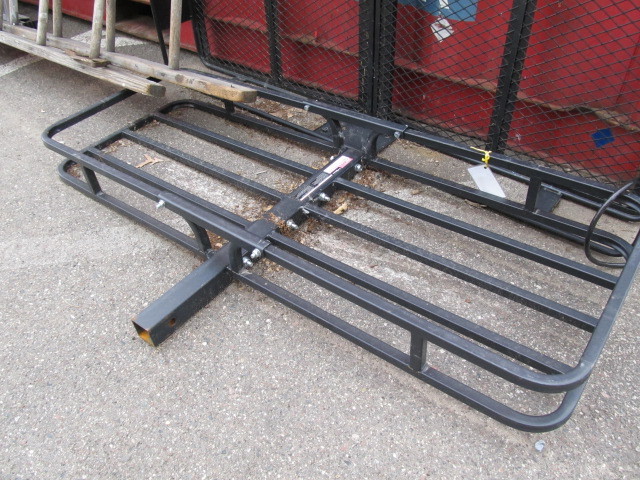 lot 9 image: Haul Master Deluxe Cargo Carrier