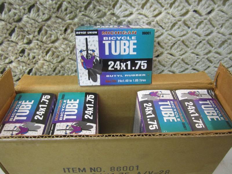 lot 35 image: Box of 10 Bicycle Inner Tubes 24 x ...
