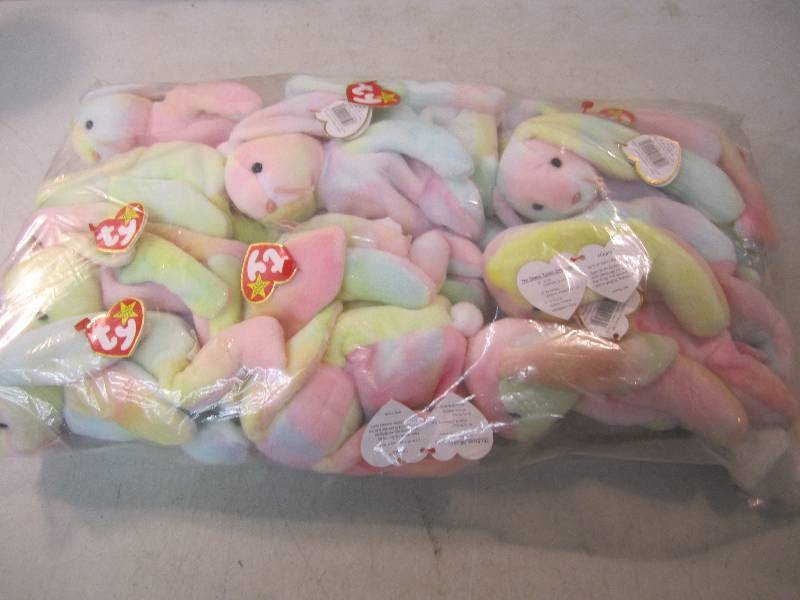 lot 39 image: Lot of 12 TY Beanie Baby Hippie R...