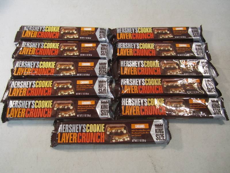 lot 61 image: 11 King Size Hersheys Caramel Cooki...