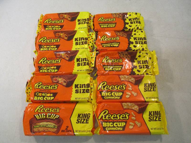 lot 84 image: 10 Packs of King Size Mixed Reeses ...