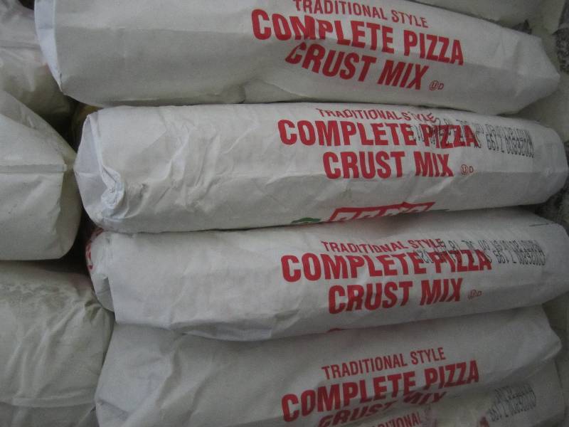 lot 91 image: 4 Bags of Roma Traditional Style Co...