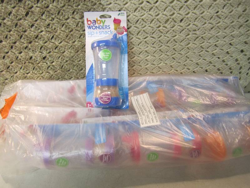 lot 145 image: 12 Baby Wonders Sip  Snack Sippie ...