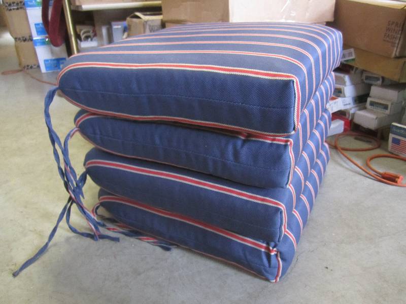 lot 171 image: 5 Hampton Bay Cushions 20 x 21 On...