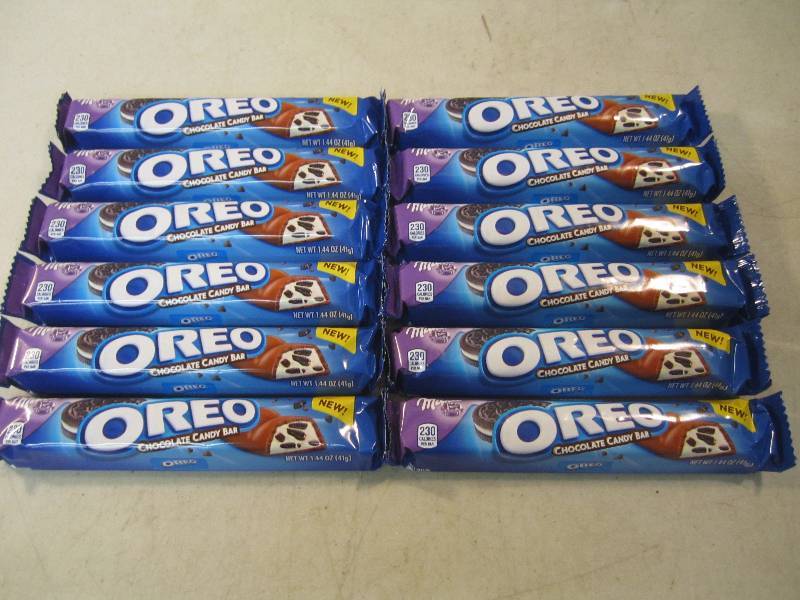 lot 209 image: 12 Oreo Chocolate Candy Bars Best b...