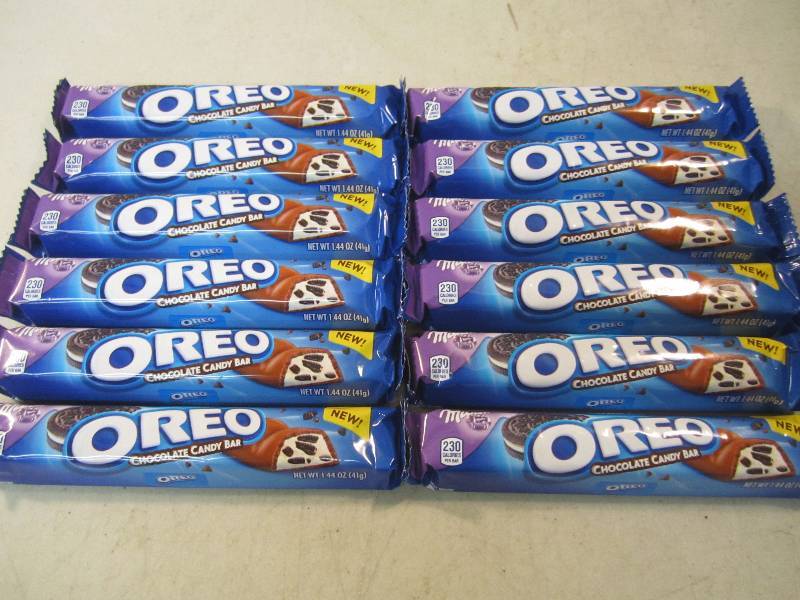 lot 210 image: 12 Oreo Chocolate Candy Bars Best b...