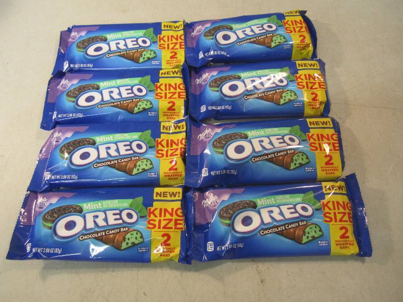 lot 219 image: 8 Mint Oreo 2 Pack Candy Bars Best ...