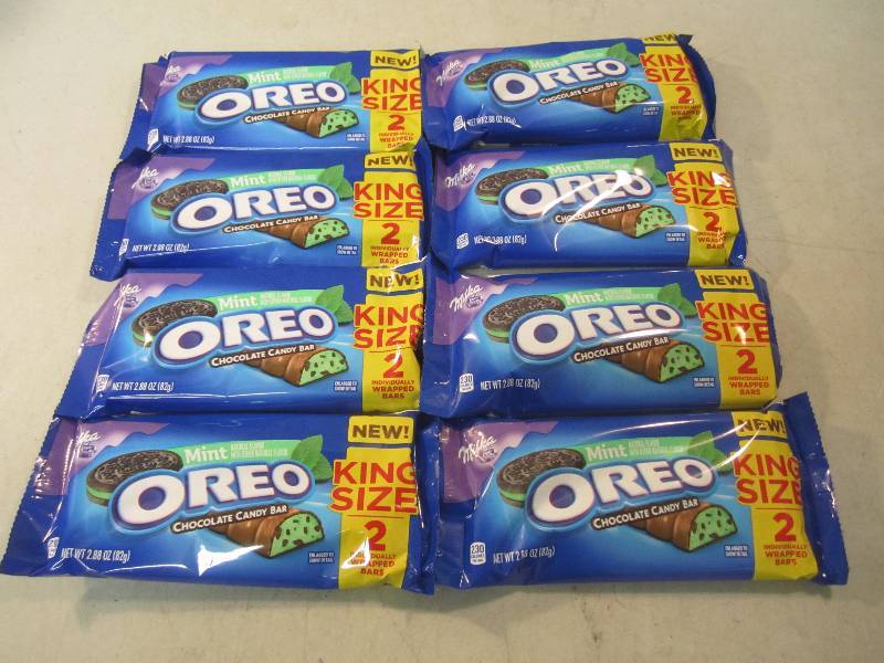 lot 220 image: 8 Mint Oreo 2 Pack Candy Bars Best ...