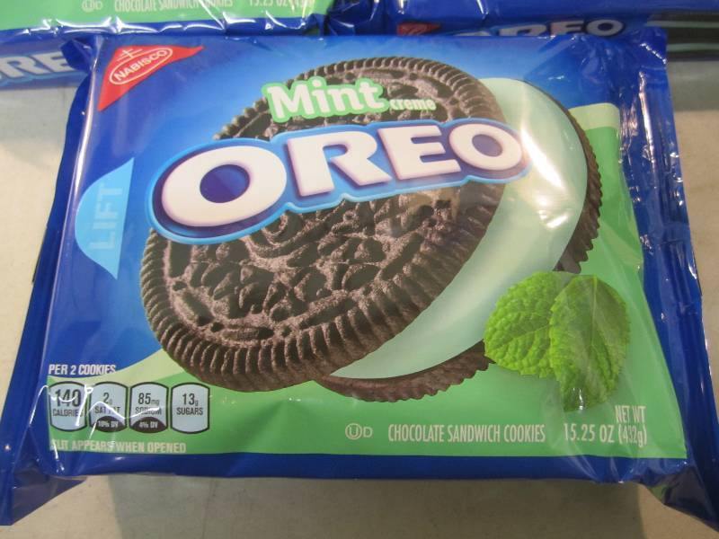 lot 253 image: 3 Packs of Mint Oreo Cookies Best b...