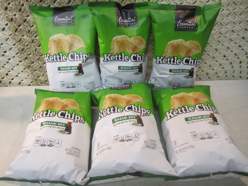 lot 263 image: 6 Bags of Wasabi Soy Kettle Chips B...