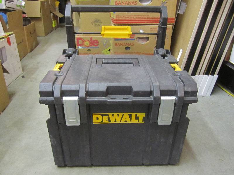lot 283 image: DeWalt Tough System DS450 Rolling T...