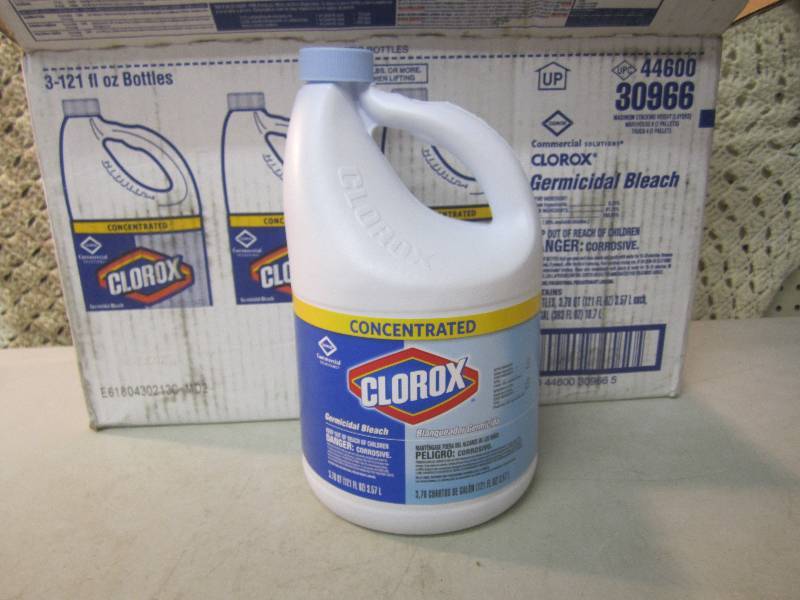 lot 293 image: Case of 3 Clorox Germicidal Bleach ...