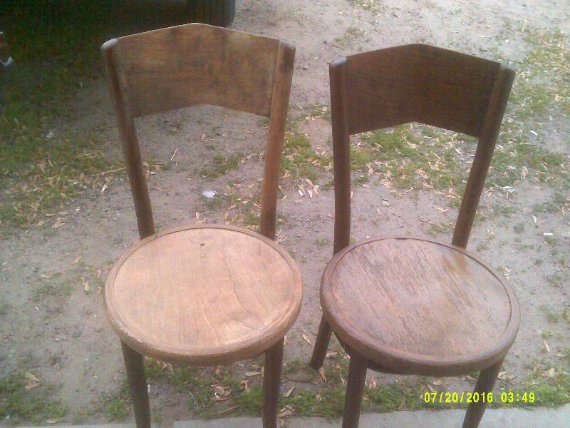 lot 35 image: 2 ANTIQUE WOODEN CHAIRS