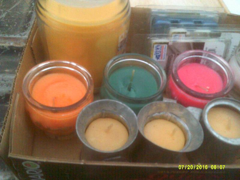 lot 46 image: ALL NEW SCENTED CANDLES
