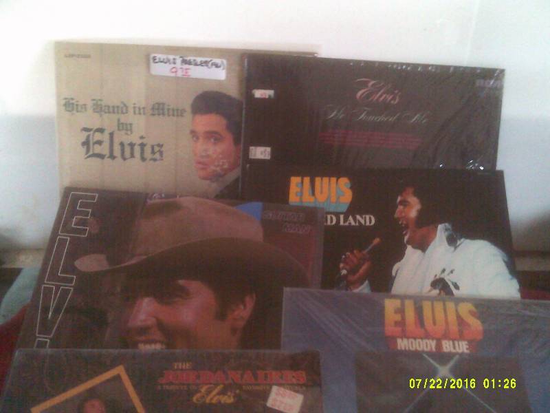 lot 64 image: 8 ELVIS RECORDS