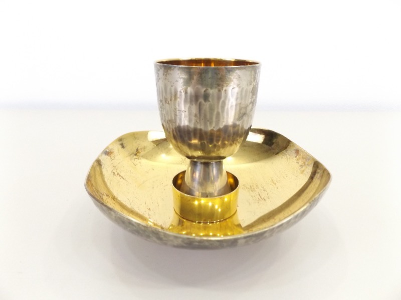 lot 20 image: Hand Hammered Silver #2820 6-12 Open Ciborium and 4 Chalice