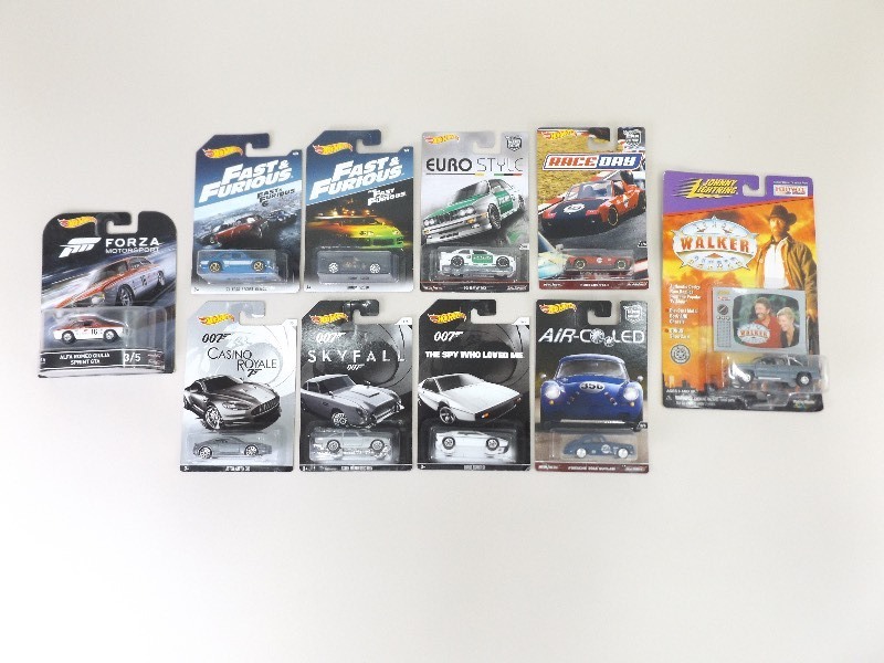 lot 28 image: 10 NEW Old Stock Hot Wheels etc. Real Riders Specialty Cars in Blister Packs