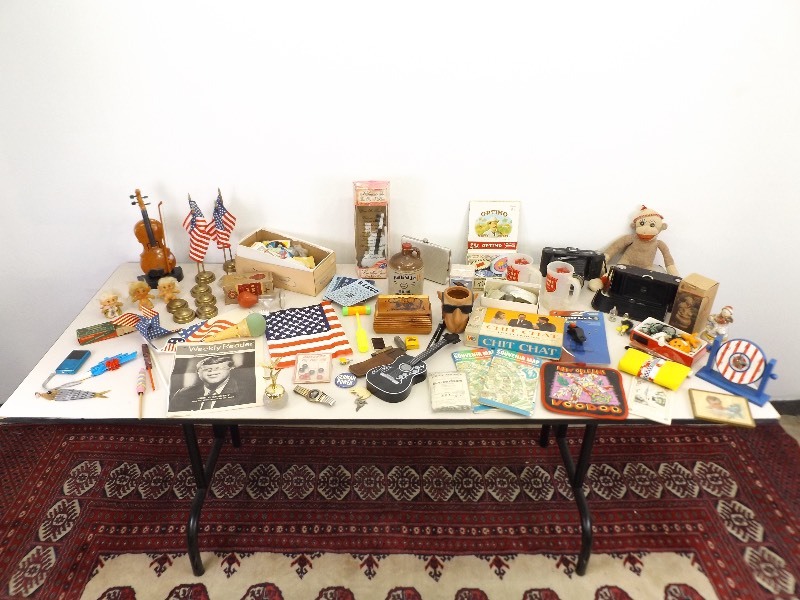 lot 50 image: Large Lot of Miscellaneous Collectibles