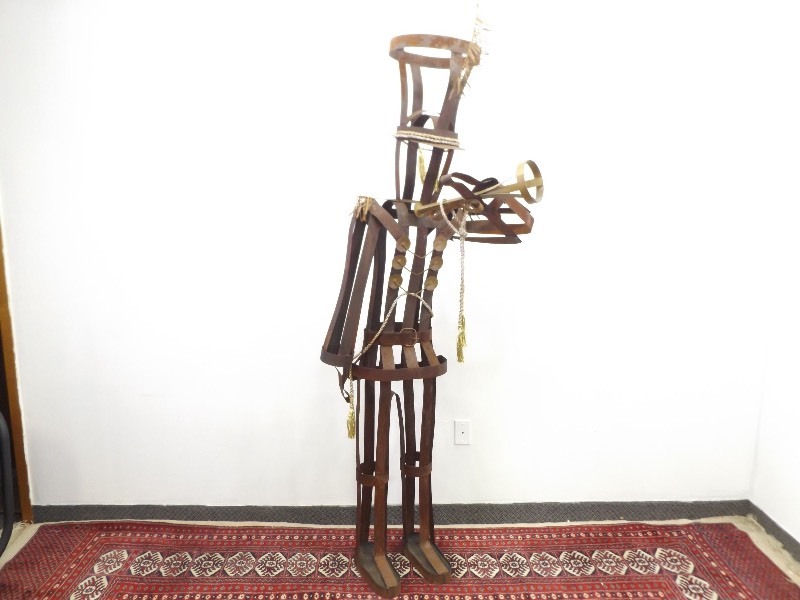 lot 40 image: 6 Metal Abstract Folk Art&nbspParade Soldier Lawn Sculpture