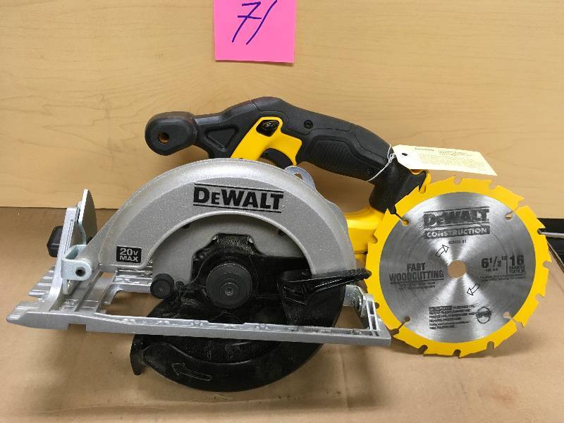 lot 71 image: DeWalt 20-Volt MAX Lithium-Ion Cordless 6-12 in. Circular Saw (Tool-Only)
