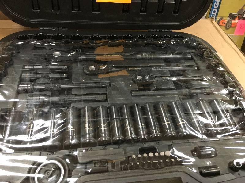 lot 102 image: Husky 14 in., 38 in. and 12 in. Drive 100-Position Universal SAE and Metric Mechanics Tool Set
