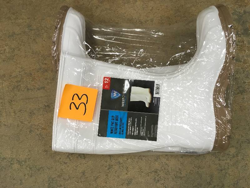 lot 33 image: West Chester White Rubber Boots 12