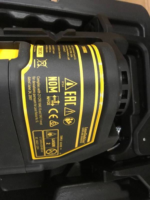 lot 42 image: Dewalt 12-Volt MAX Lithium-Ion Cross-line Green Laser Level with Battery 2Ah, Charger and Case
