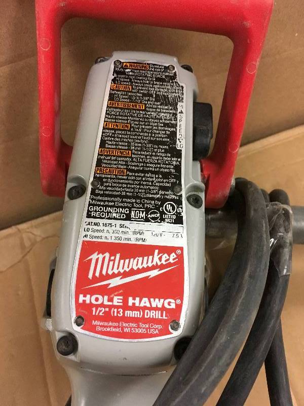 lot 43 image: Milwaukee 7.5 Amp 12 in. Hole Hawg Heavy-Duty Drill used in working condition