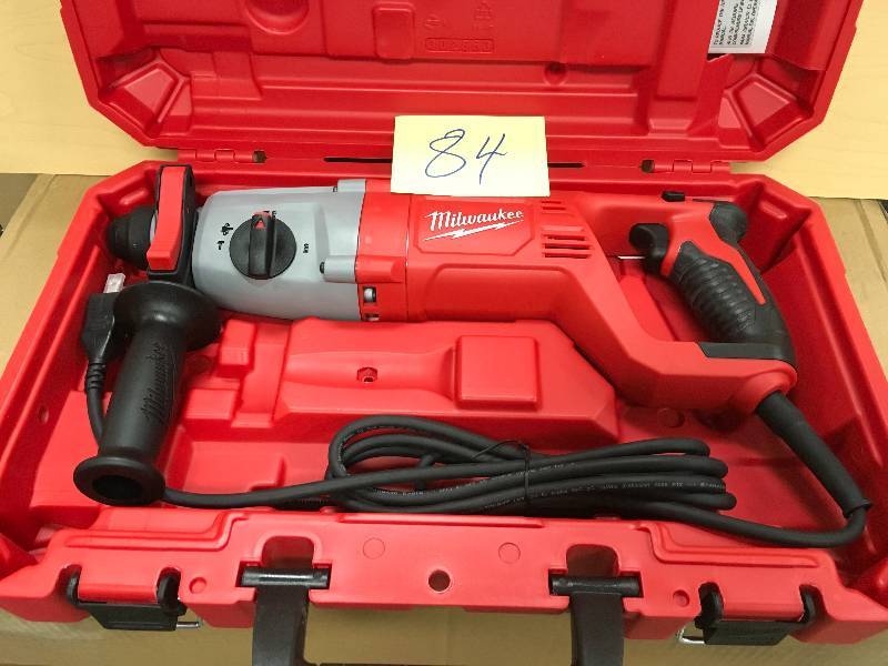 Milwaukee 1 in. SDS D-Handle Rotary Hammer used in good working condition