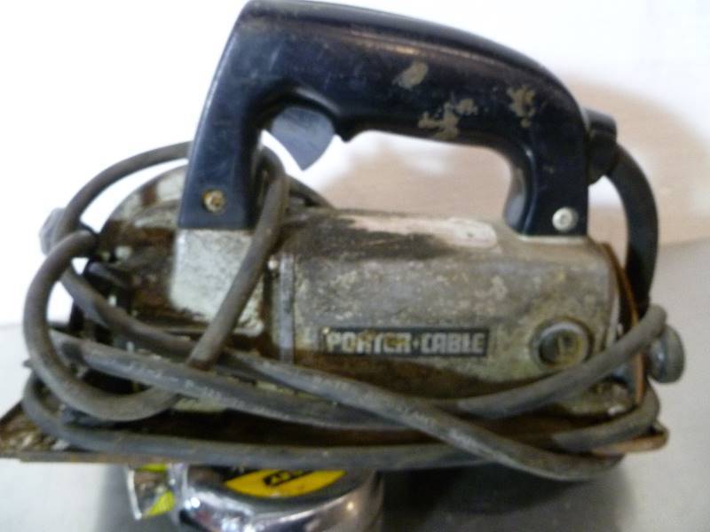 lot 60 image: Porter Cable Mini Saw