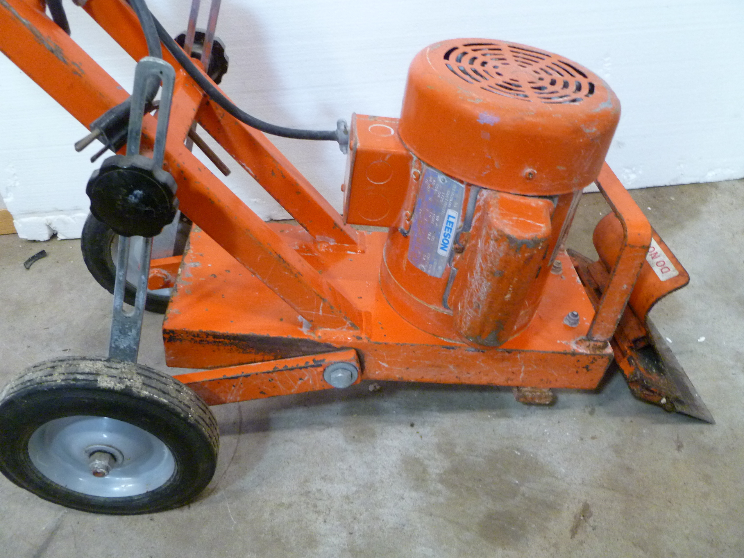 lot 88 image: Electric Floor Scraper