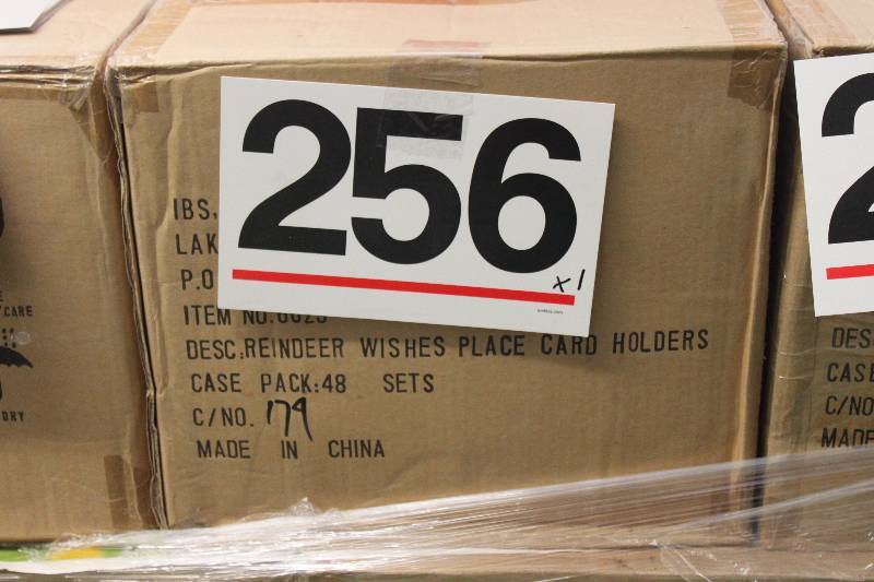 48 Sets of 4 Reindeer Wishes Place Card Holders in Retail Packaging