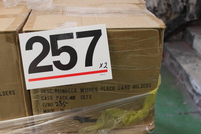 96 Sets of 4 Reindeer Wishes Place Card Holders in Retail Packaging