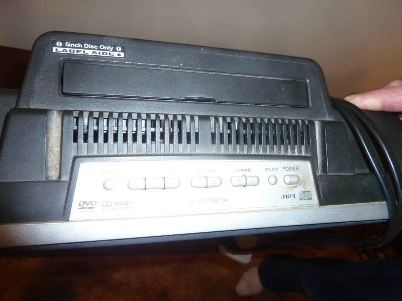 lot 30 image: Sylvania TVDVD