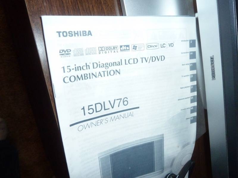 lot 31 image: Toshiba TVDVD