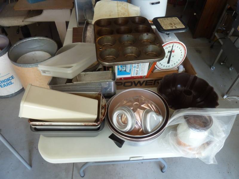 lot 52 image: Baking Items