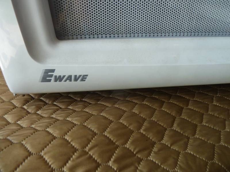 lot 54 image: Wave Micro wave